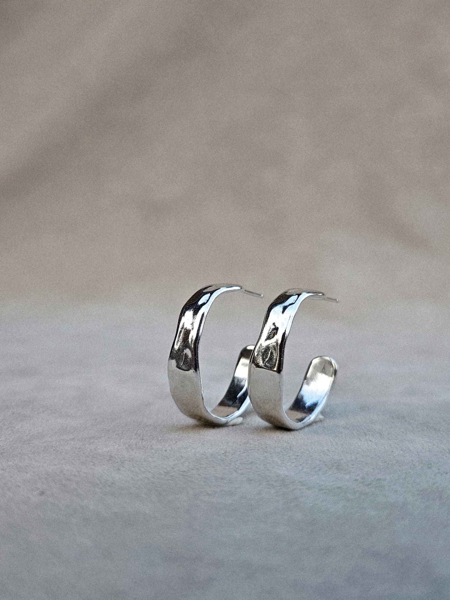 UNEARTHED HOOP EARRINGS