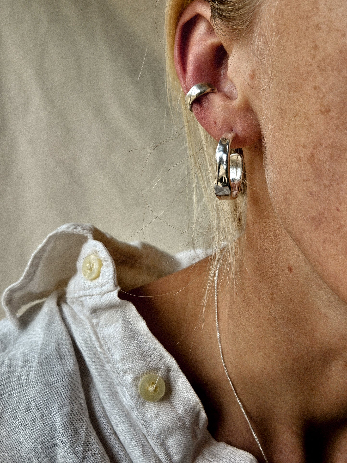 UNEARTHED HOOP EARRINGS