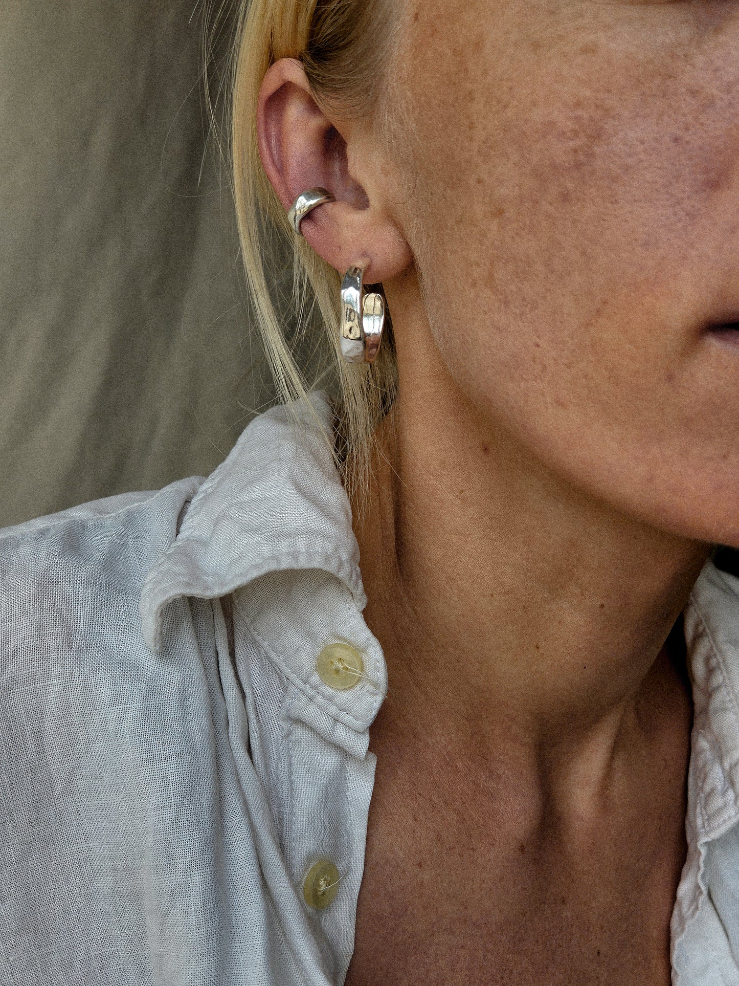 UNEARTHED HOOP EARRINGS