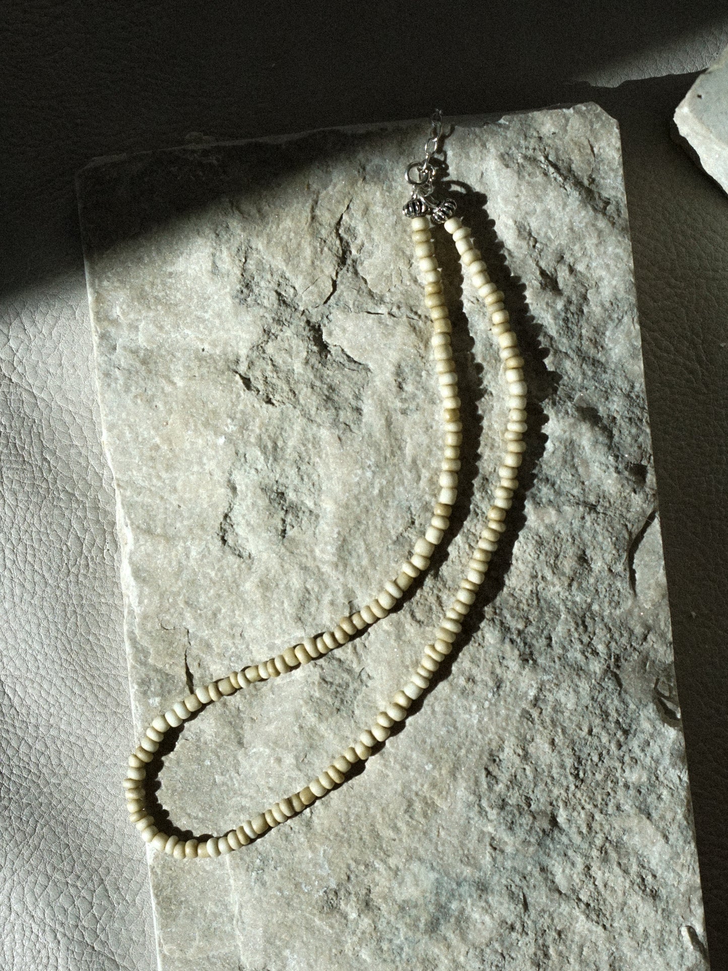 PEBBLE NECKLACE