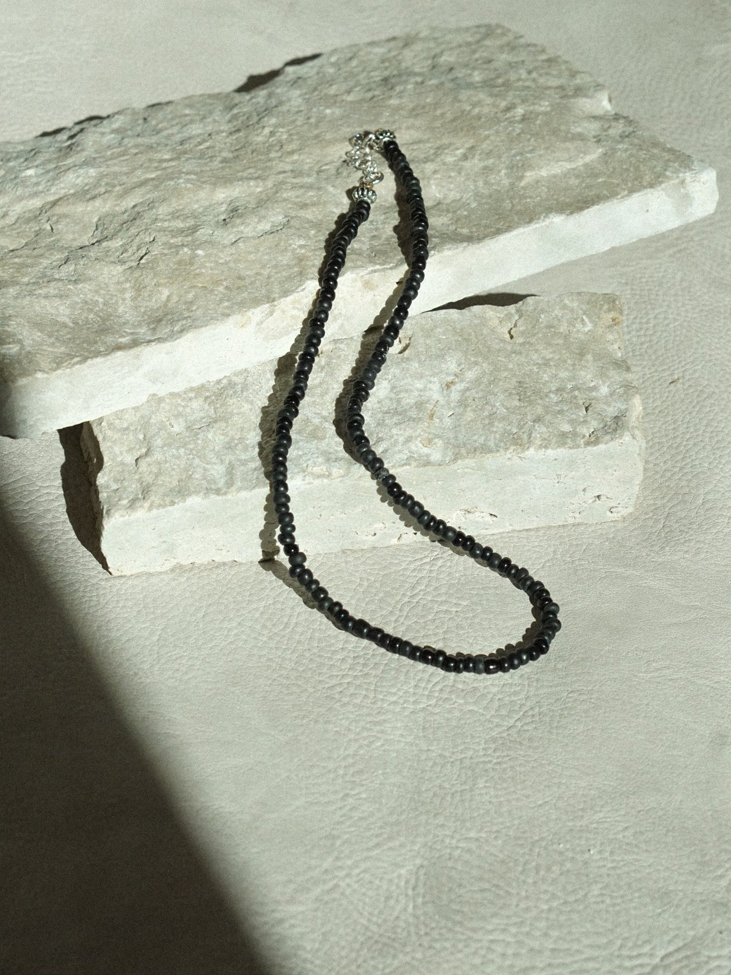 PEBBLE NECKLACE